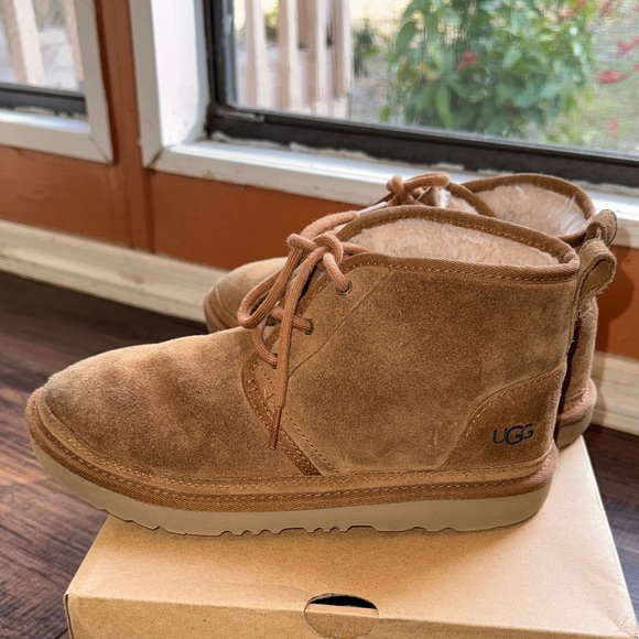UGG Kids Neumell ll tan boots - Picture 4 of 16